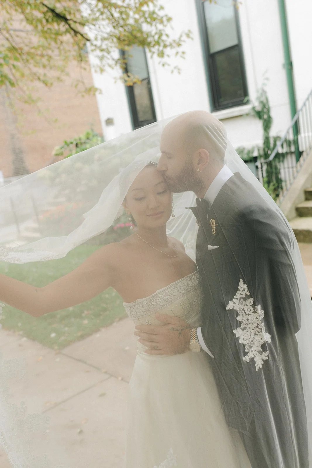 St. Louis Wedding Photographer The Marions Newlywed Portraits Lafayette Square Park