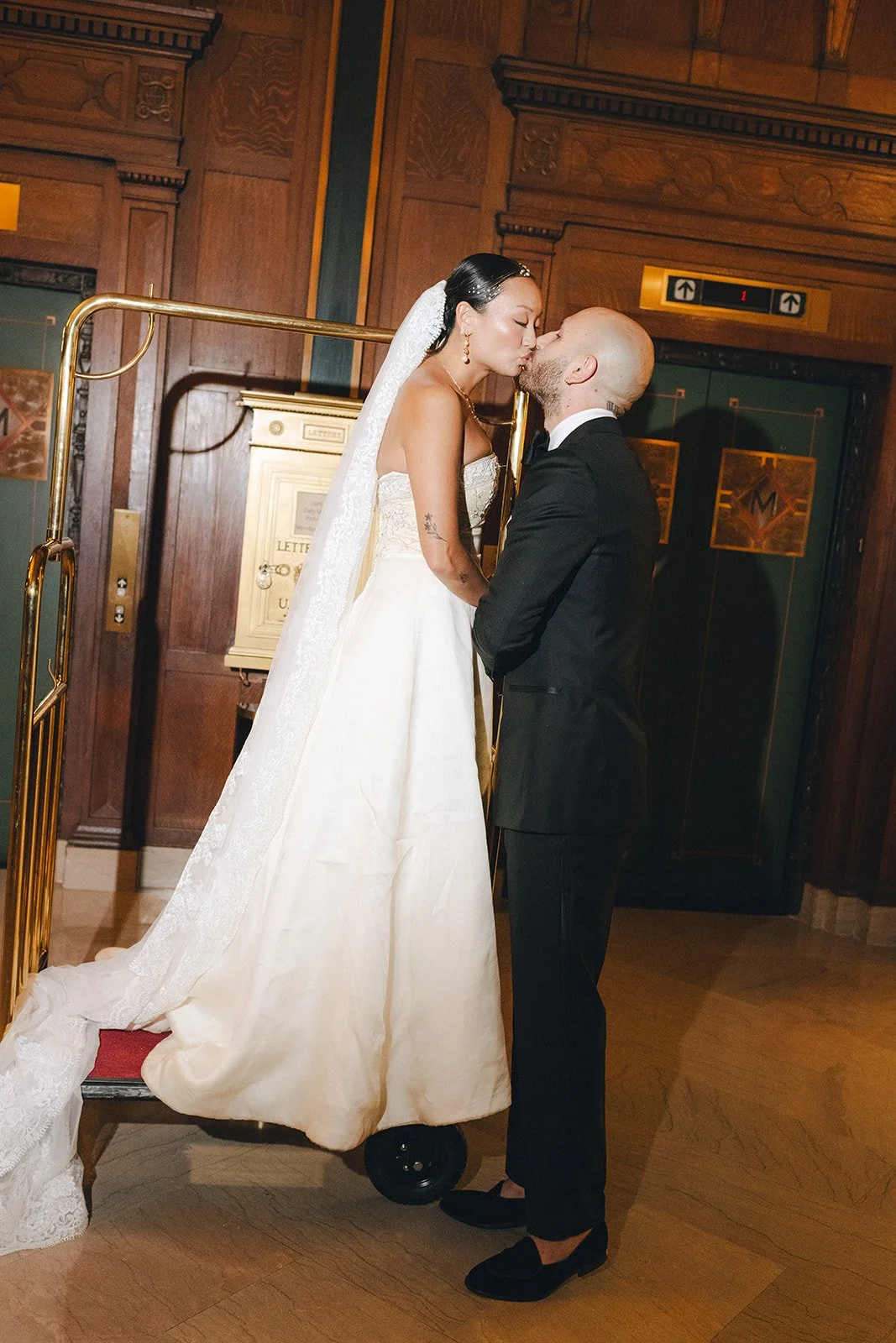 St. Louis Wedding Photographer The Marions Newlywed Portraits Missouri Athletic Club