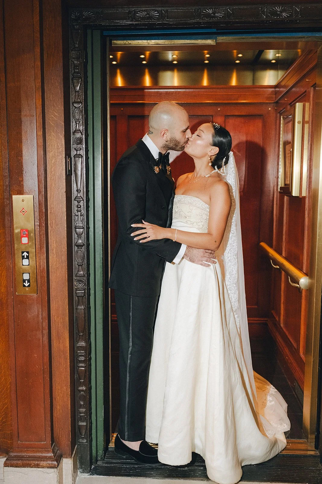 St. Louis Wedding Photographer The Marions Newlywed Portraits Missouri Athletic Club