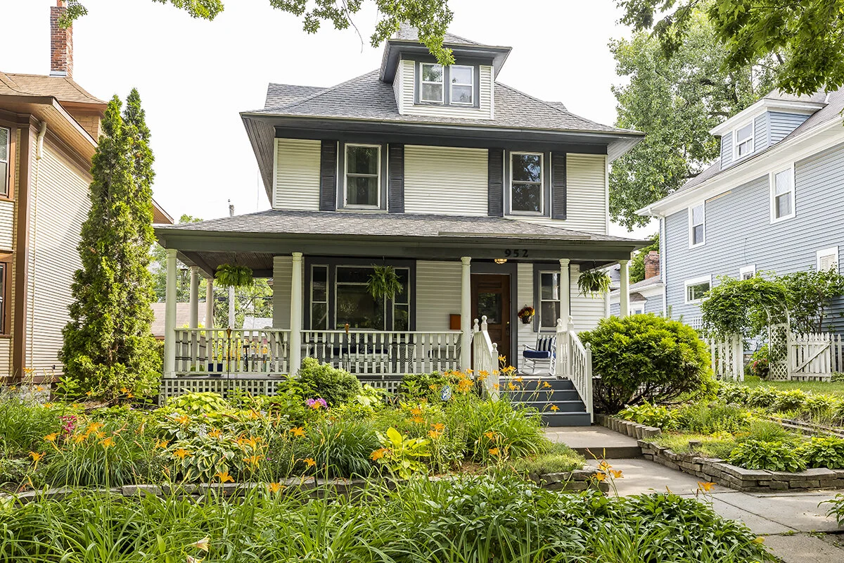 web_front horz 2.jpg