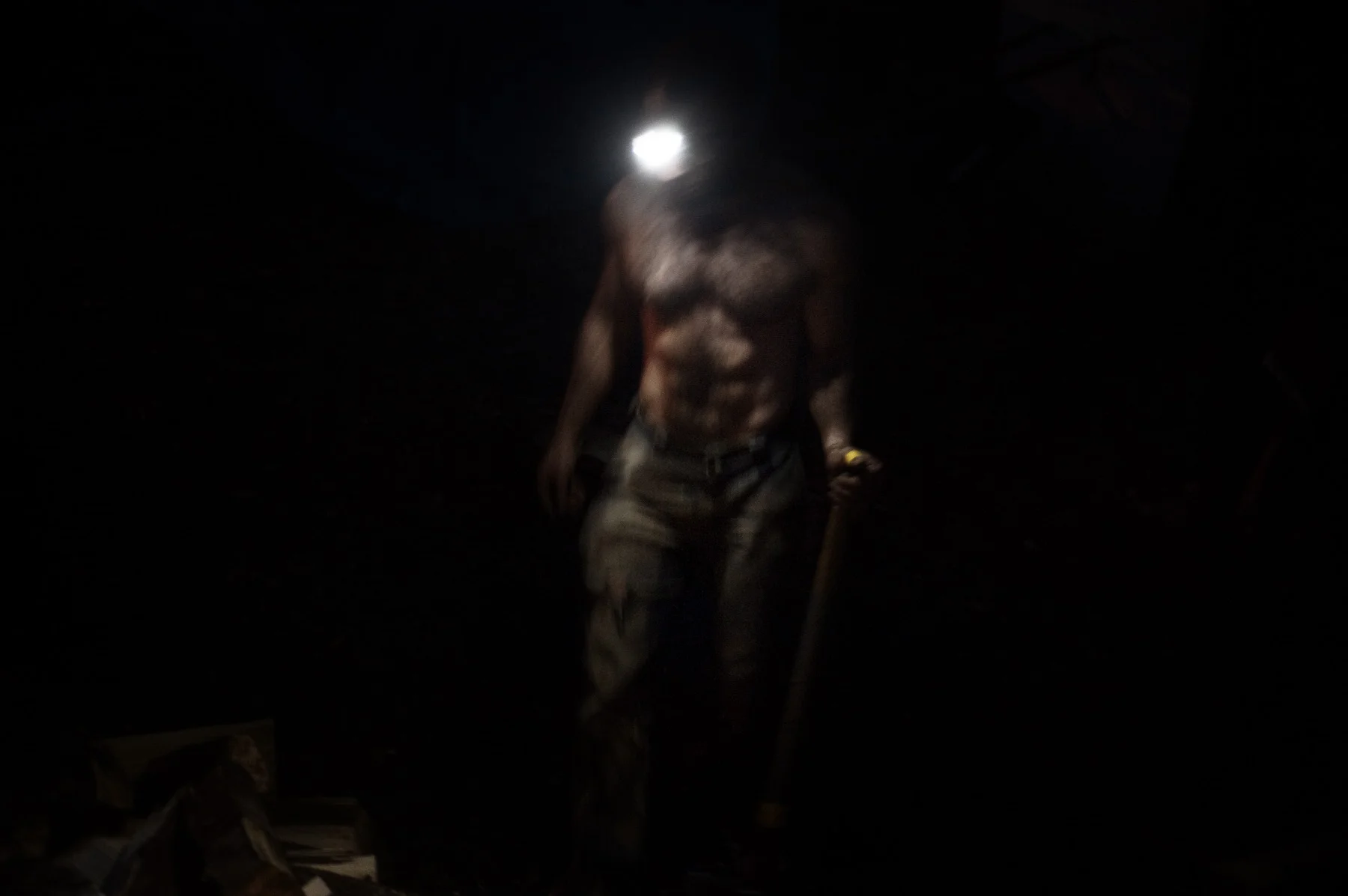  Dave chops wood for winter in Rock Creek 