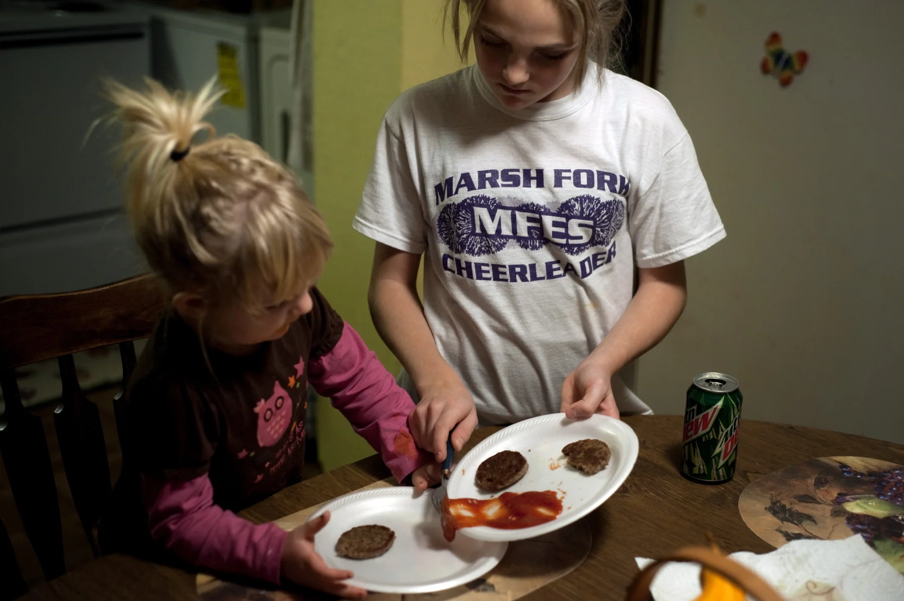  Rock Creek (USA), WV, September 2010 - Kids from the Marsh fork elementary school.&nbsp; The economy of West Virginia nominally would be the 62nd largest economy globally behind Iraq and ahead of Croatia according to 2009 World Bank projections.&nbs