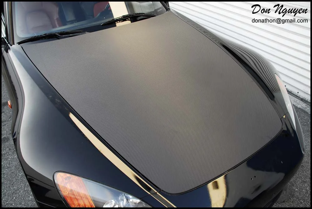 карбон на крышу. Hexis hx30canpeb черный карбон. пленка кованый карбон hexis. карбоновый капот на киа рио. белый карбон пленка.