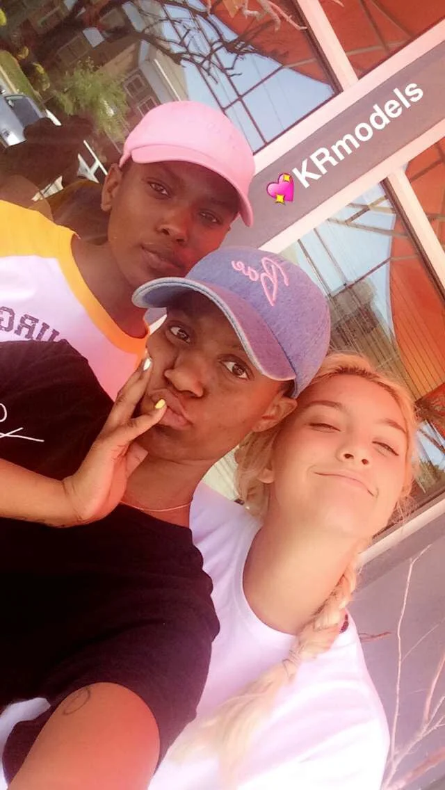 We took a hip-hop dance class, pose session then had a photo shoot #WrapUpASaturdayWithASelfie ๐