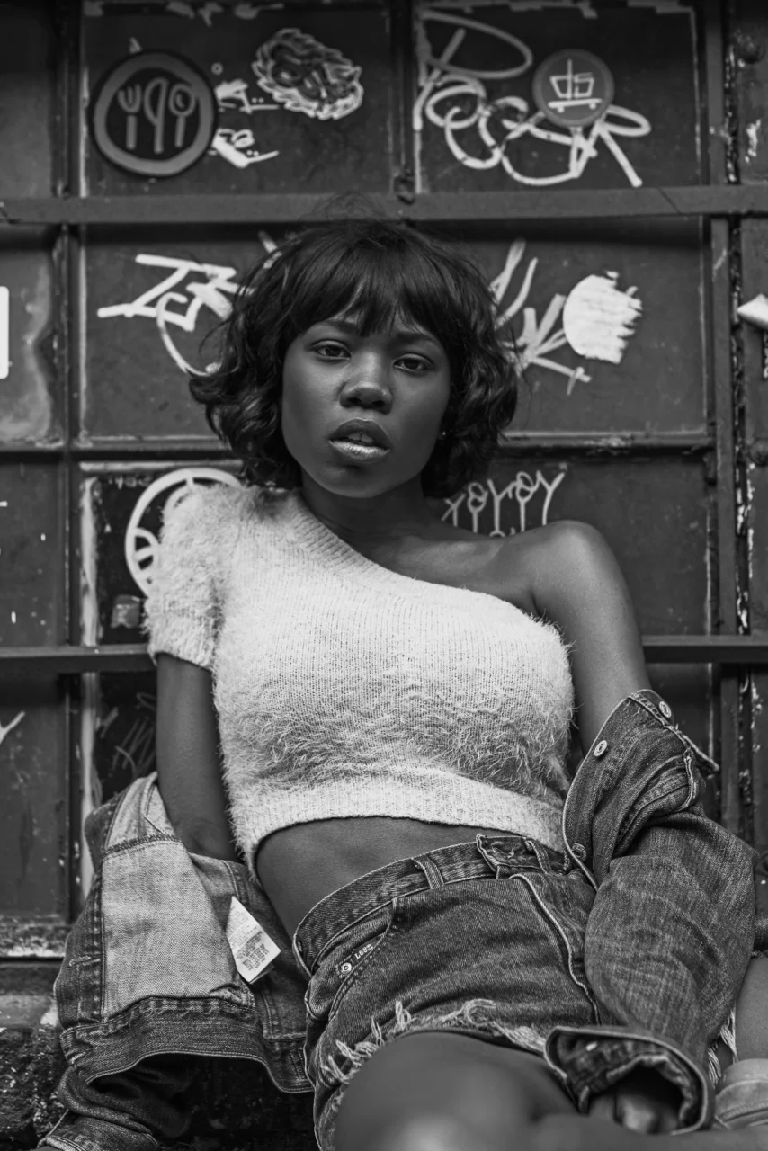 Model Jenn of @KevlarRose Agency
Photographer @AhmadBarber
www.KevlarRose.com