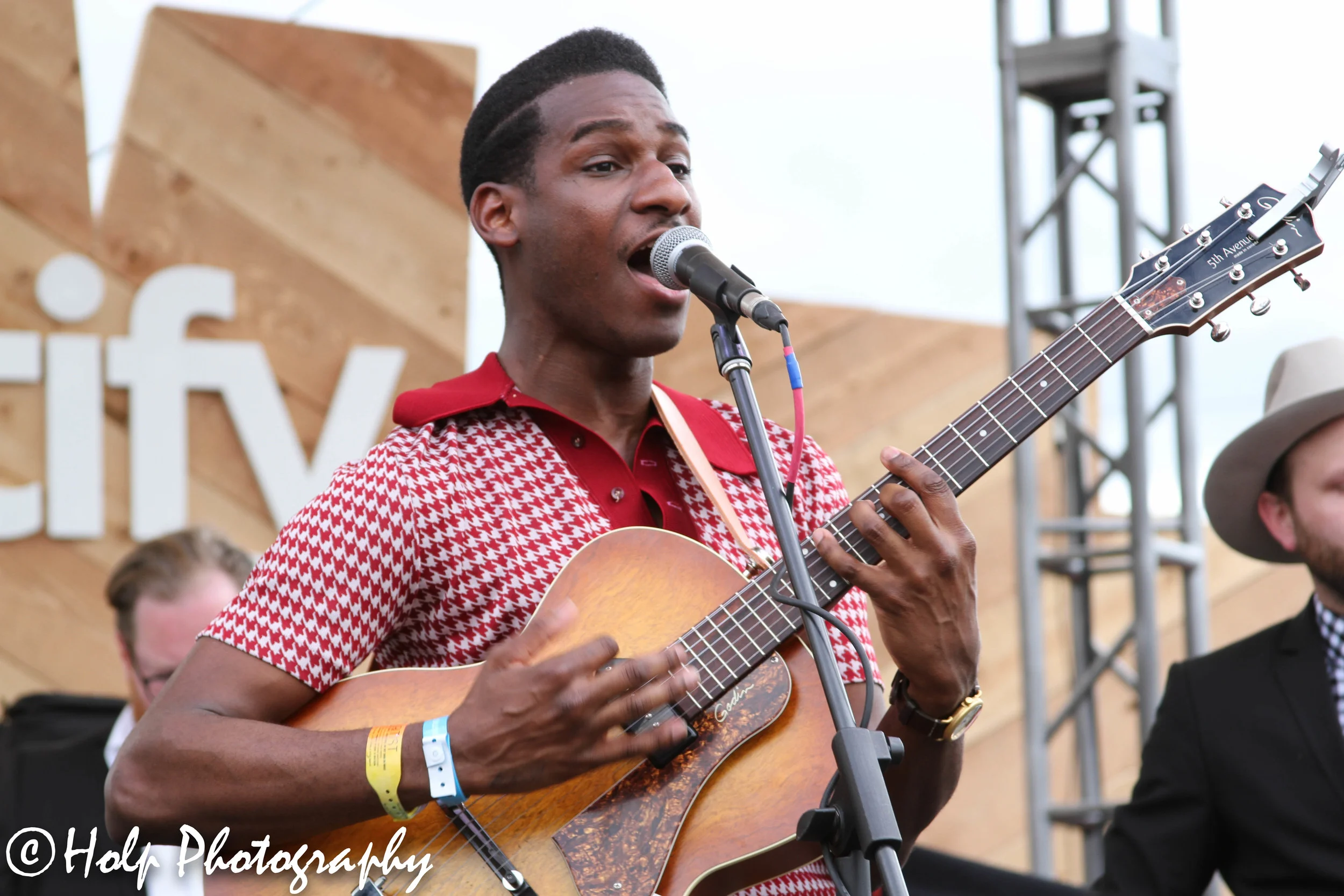 Leon Bridges