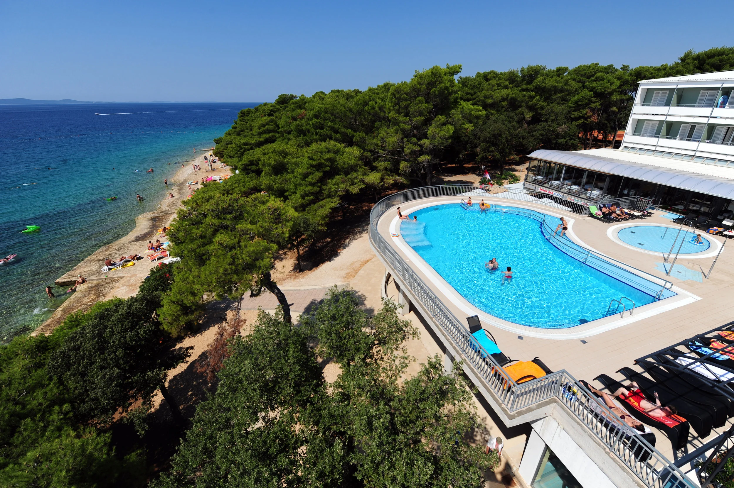 pinija_outdoor_pool_8.jpg