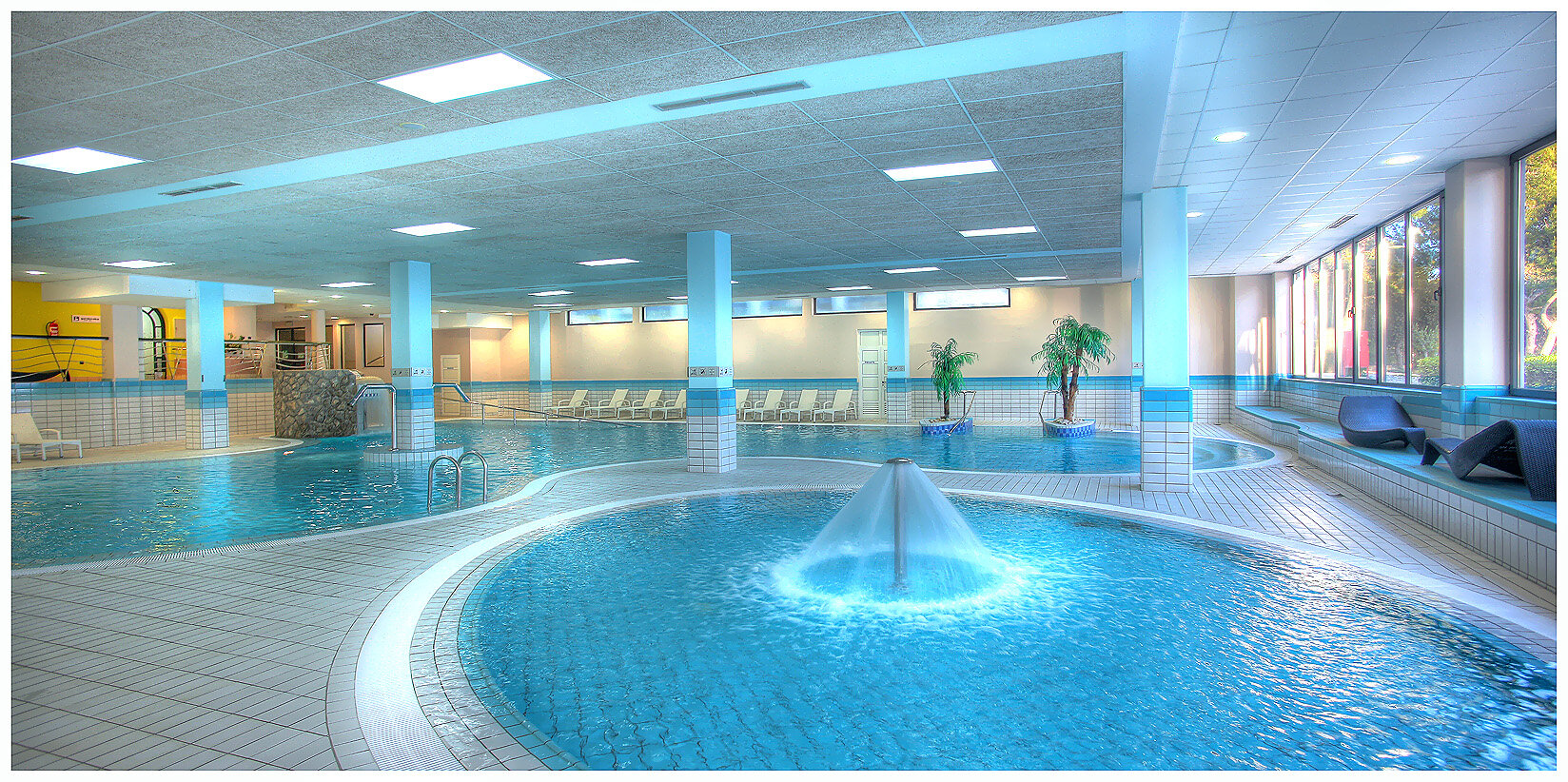 32 Indoorpool.jpg