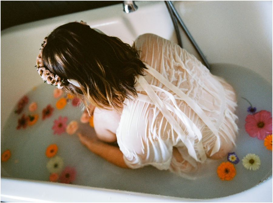 Siegrid Cain boudoir nude water sensual photography portrait woman in bathtub with flowers milkbath_0008.jpg