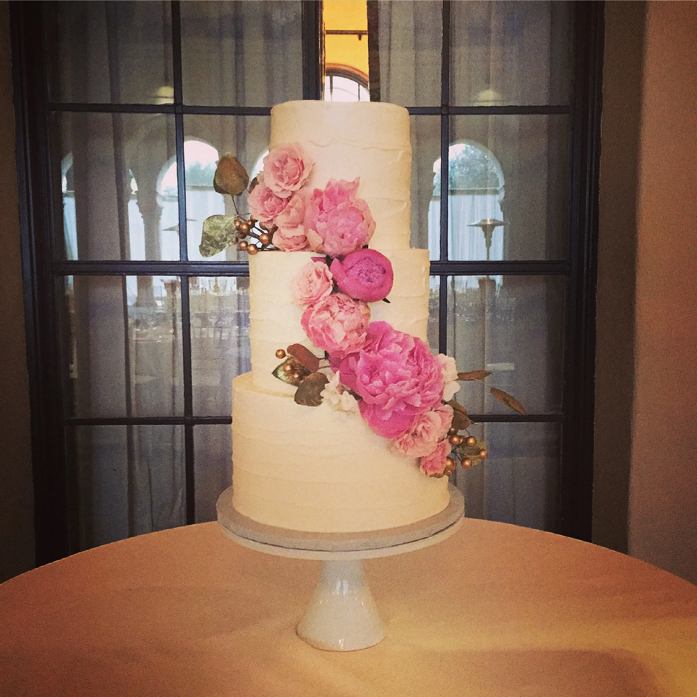 Rustic Fresh Flower Wedding Cake 