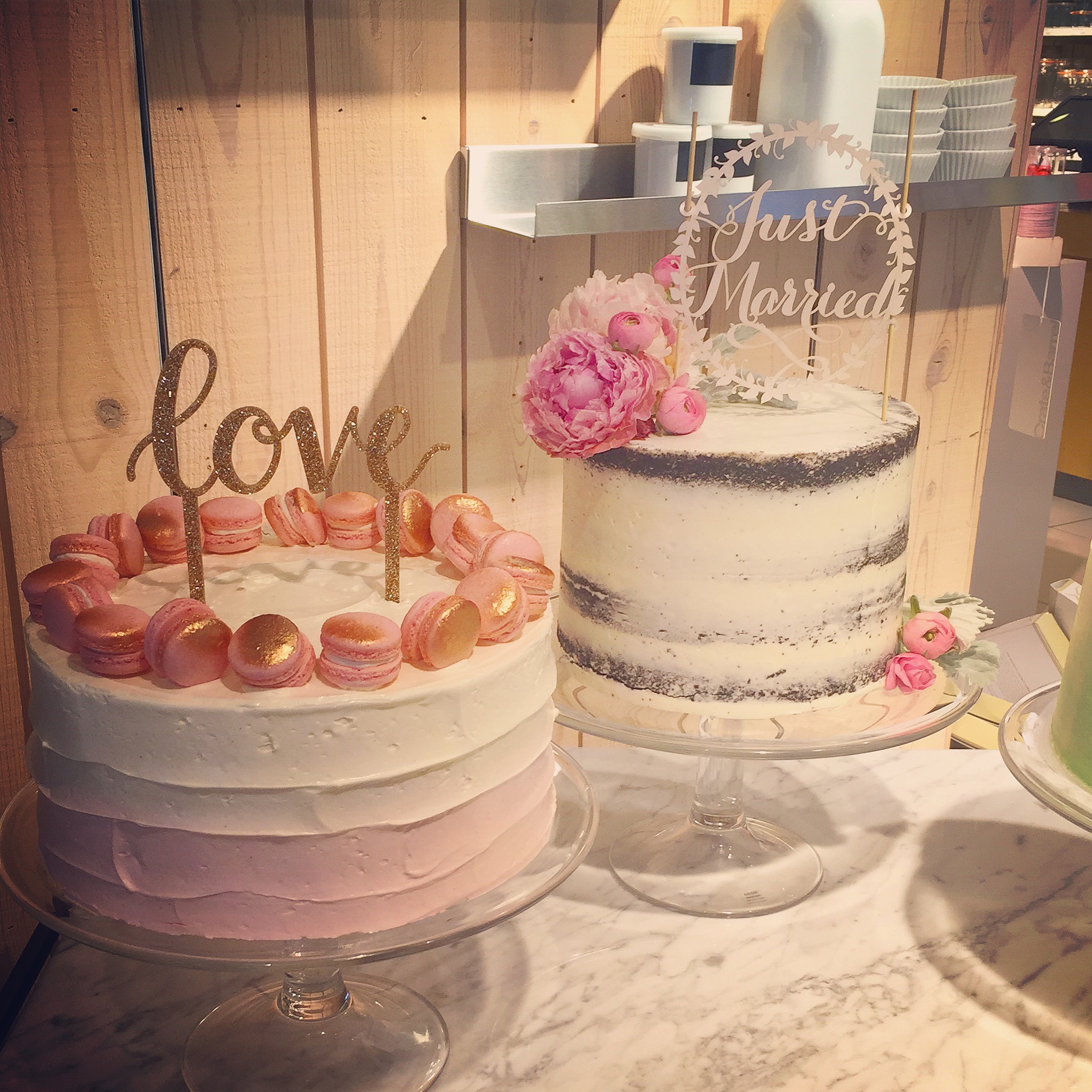 Macaron ombre cake and naked cake