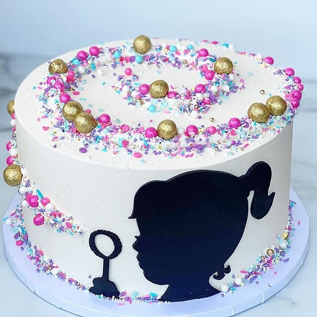 Bubbles! 😗🌬 #bubblecake #birthdaycake #sheilamae
