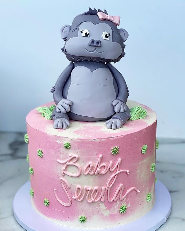 Baby gorilla 🦍🎀 #babyshowercake #gorillacake #sheilamae