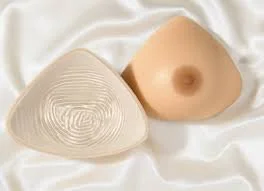 Europa Donna collecte des prothèses mammaires pour le Kirghizistan.