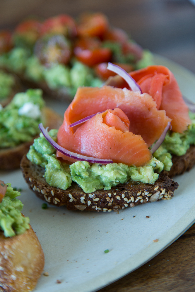 Smoked salmon, red onion, avo and tofu cream cheese.