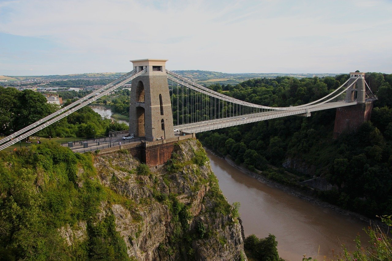 clifton-suspension-bridge-2496334_1280.jpg