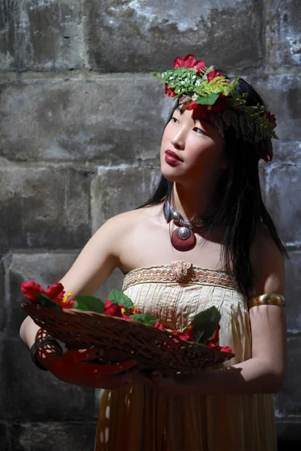 Alida and the Hummingbird