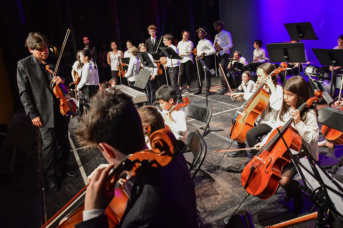 Exchange Concert with Ecold d’Art Musical on the BMS Theater Stage in April 2018.