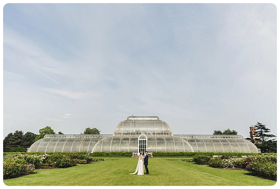 A Summer Wedding in Kew Gardens - {Marta & Frank}