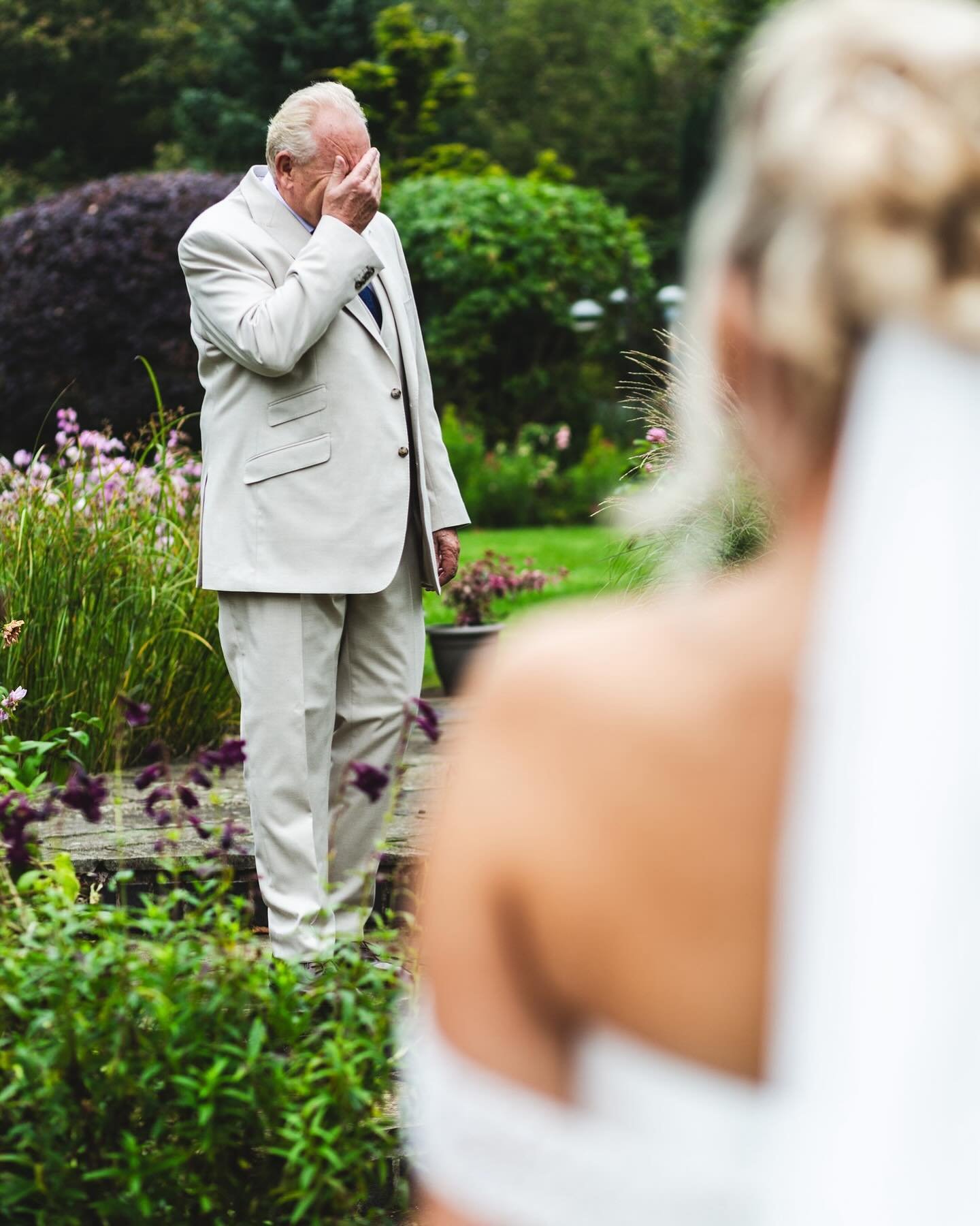 WOW! Thank you to each and every couple who has jumped in and left me a lovely review, it means the absolute world to me and it&rsquo;s been a lovely way to catch up with you all!! 

This is an image I photographed on Saturday at Sophie &amp; Charlie
