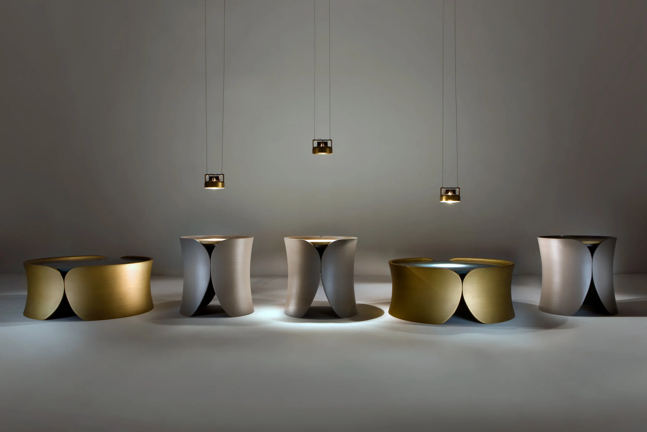 laurameroni-hugs-low-tables-hd_03.jpg