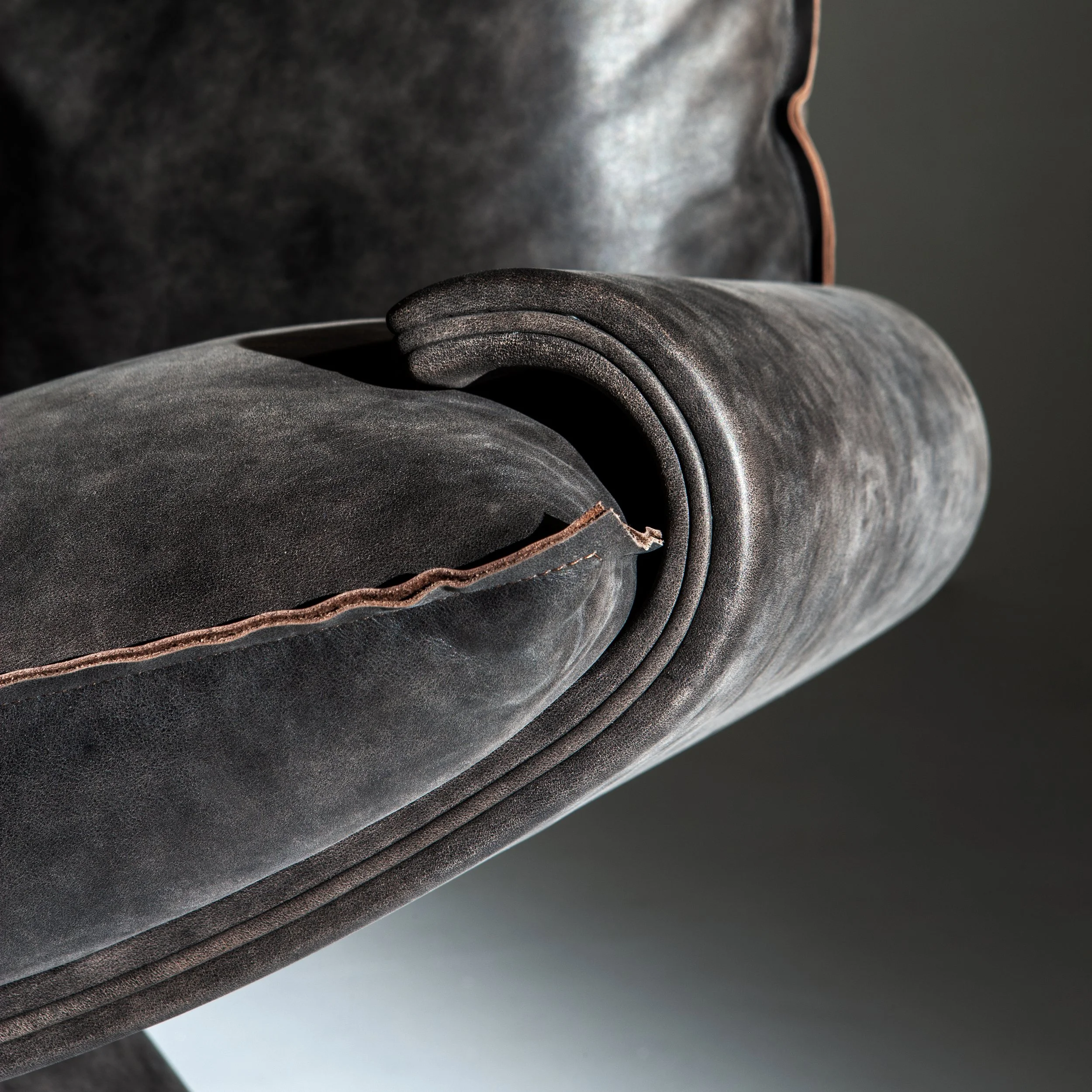 Keila_Armchair_Laurameroni_cushion4.jpg