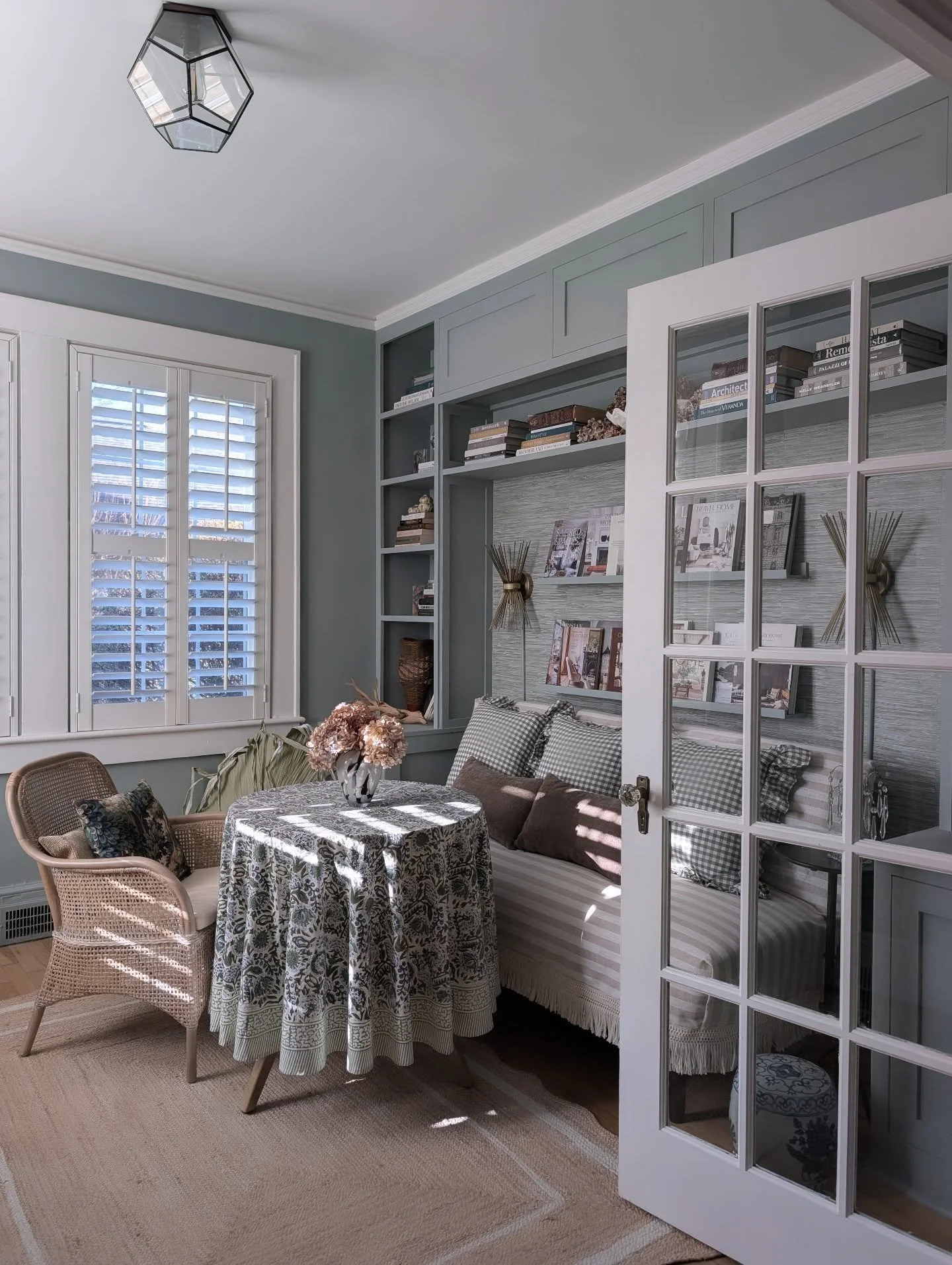 Rays of sunshine a relief (and nice design touch) after weeks of gray 
#ahdprojectsandsitevisits