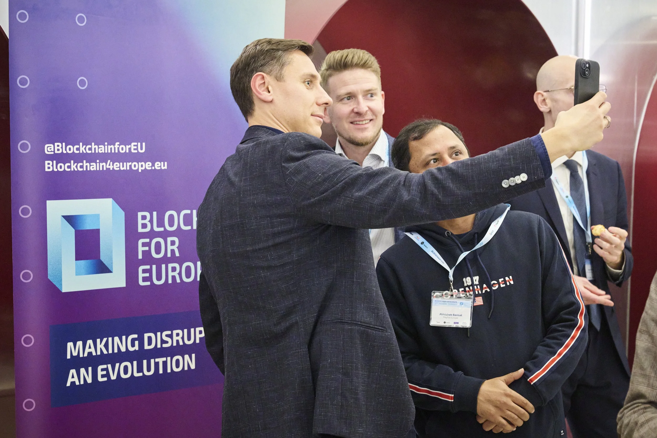 20241203_BLOCKCHAIN_262_JPOHL-RED22.jpg
