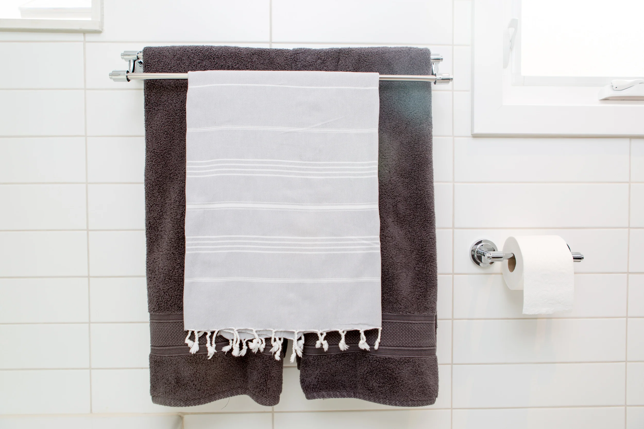 Towel bar