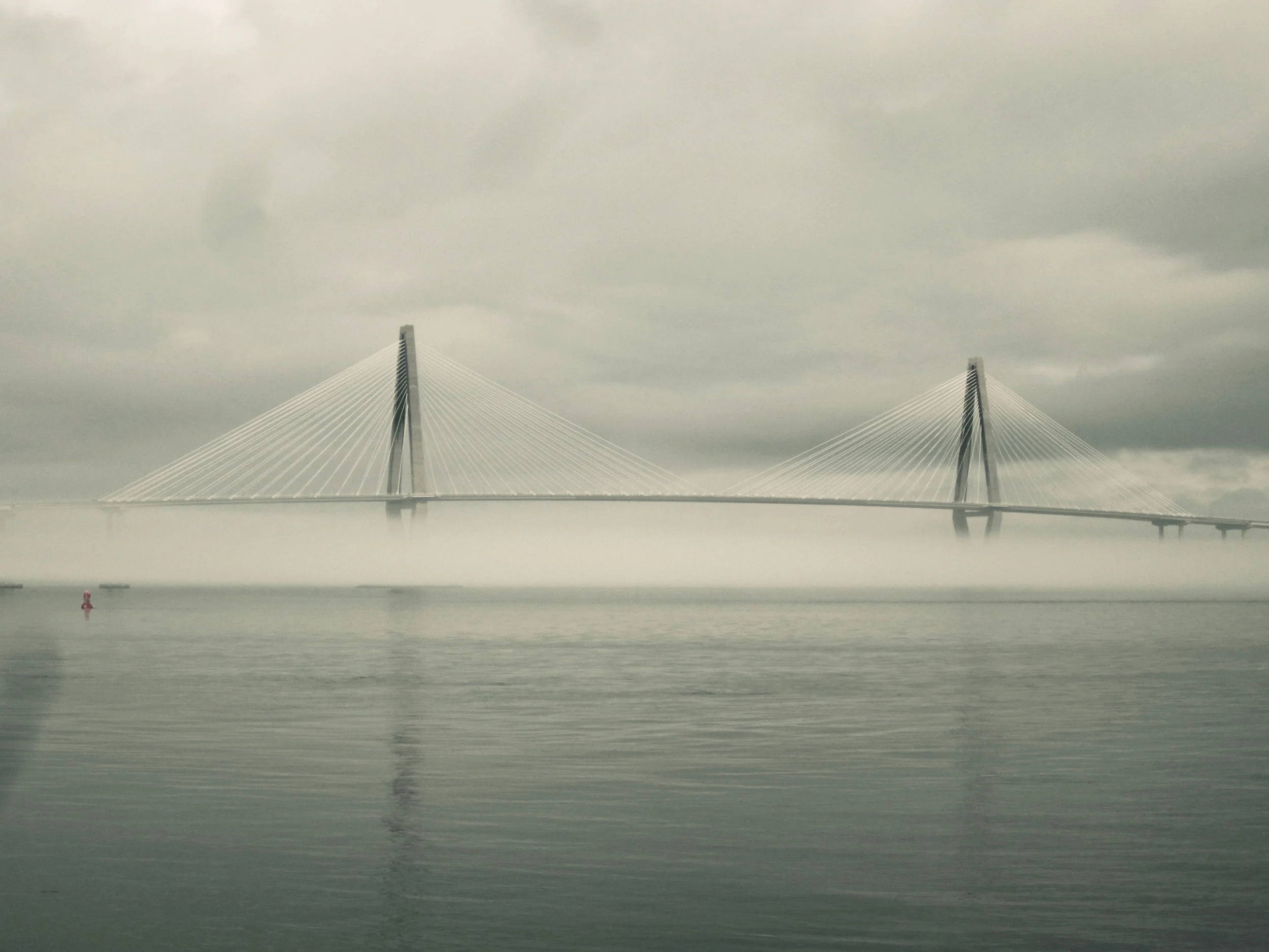 FogBridge_gray2.jpg