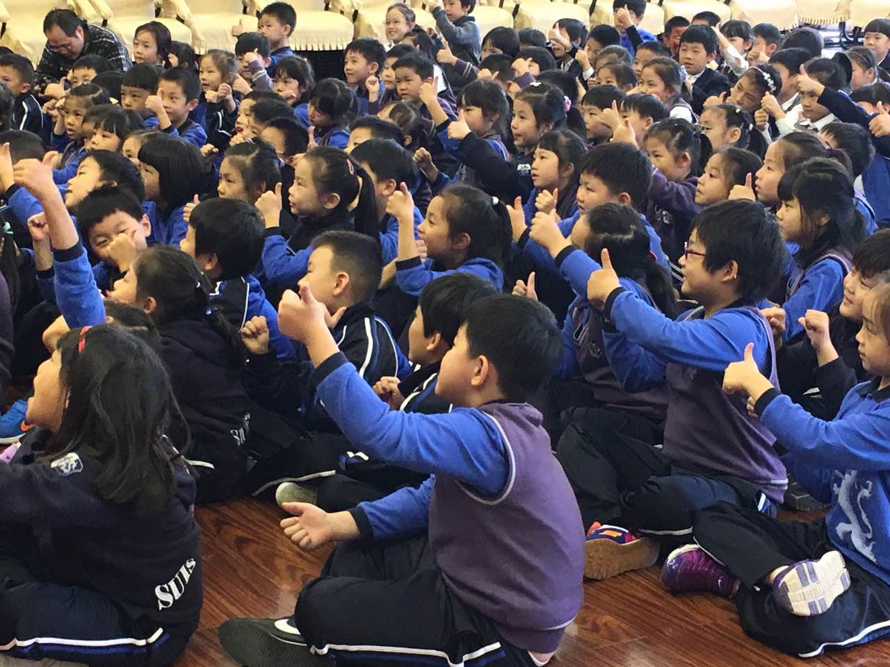 Some groups were quite large. This one was local stream, that is Chinese students with no international kids. At most schools, I had either international stream or mixed. 
