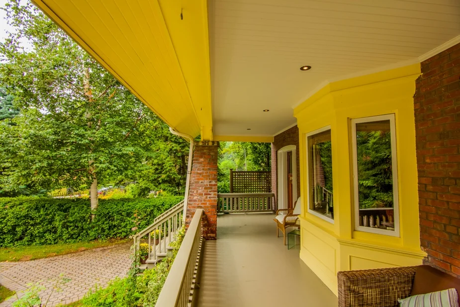 s16 b porch.jpg