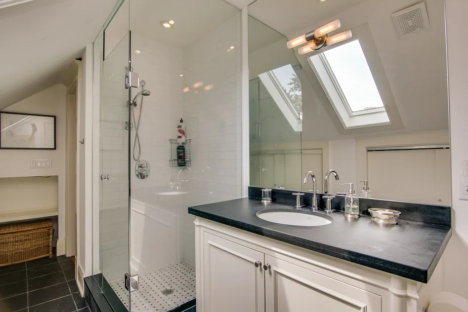 s16B 3 bath.jpg