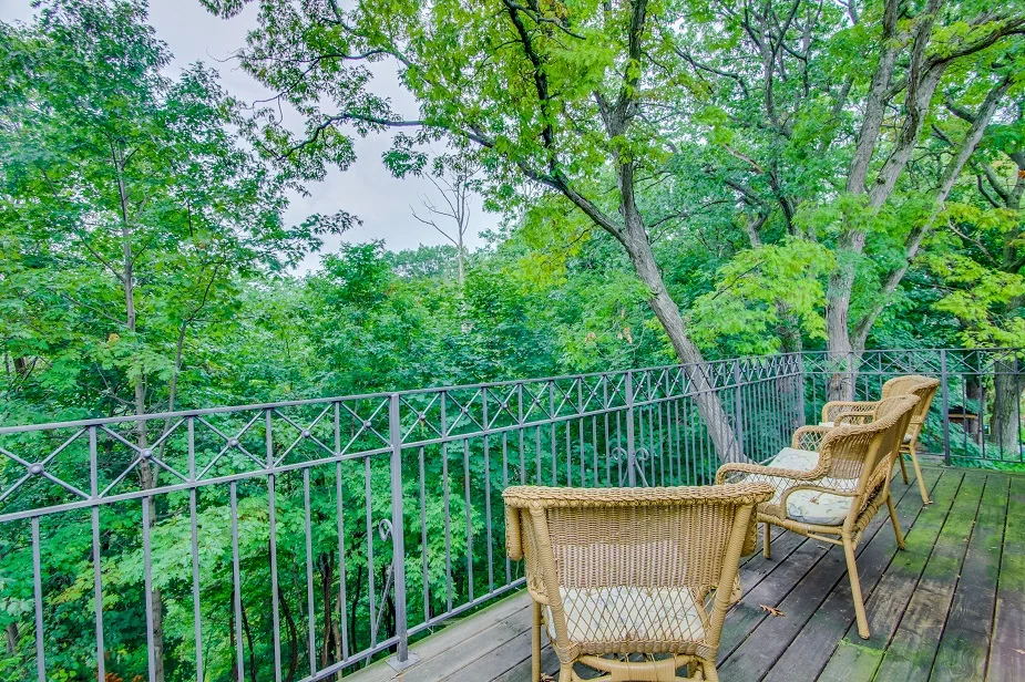 s16b balcony.jpg