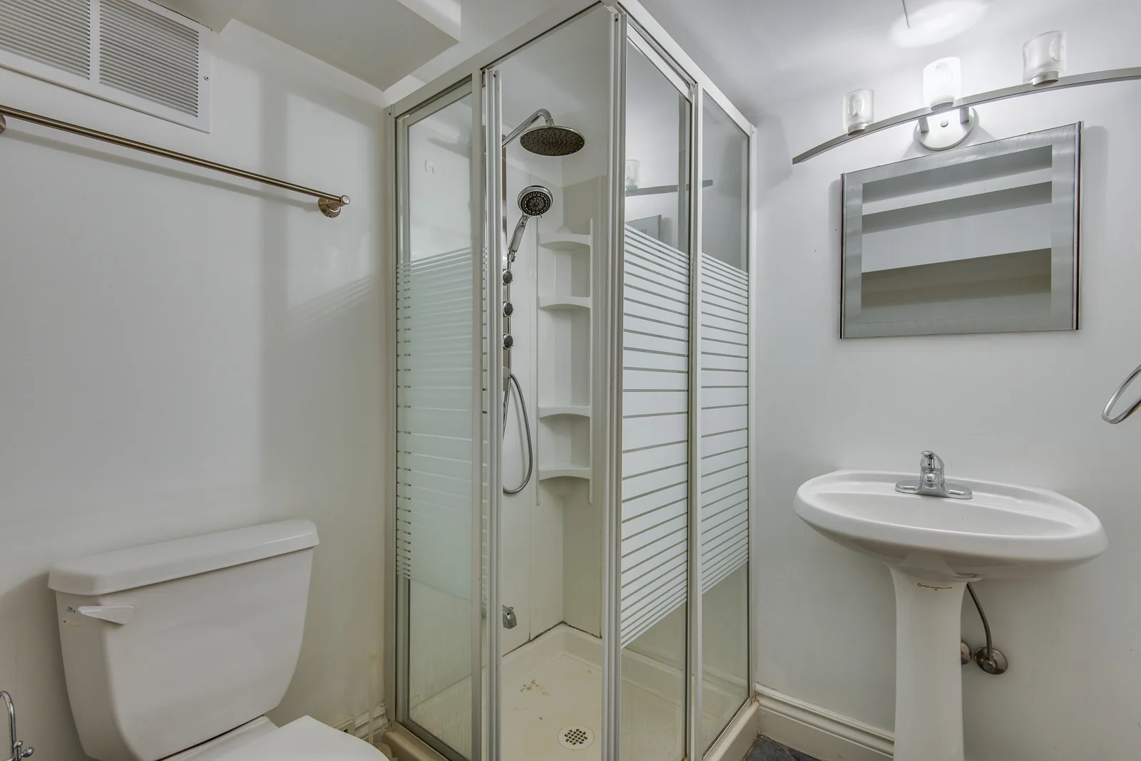 bsmt bath.jpg
