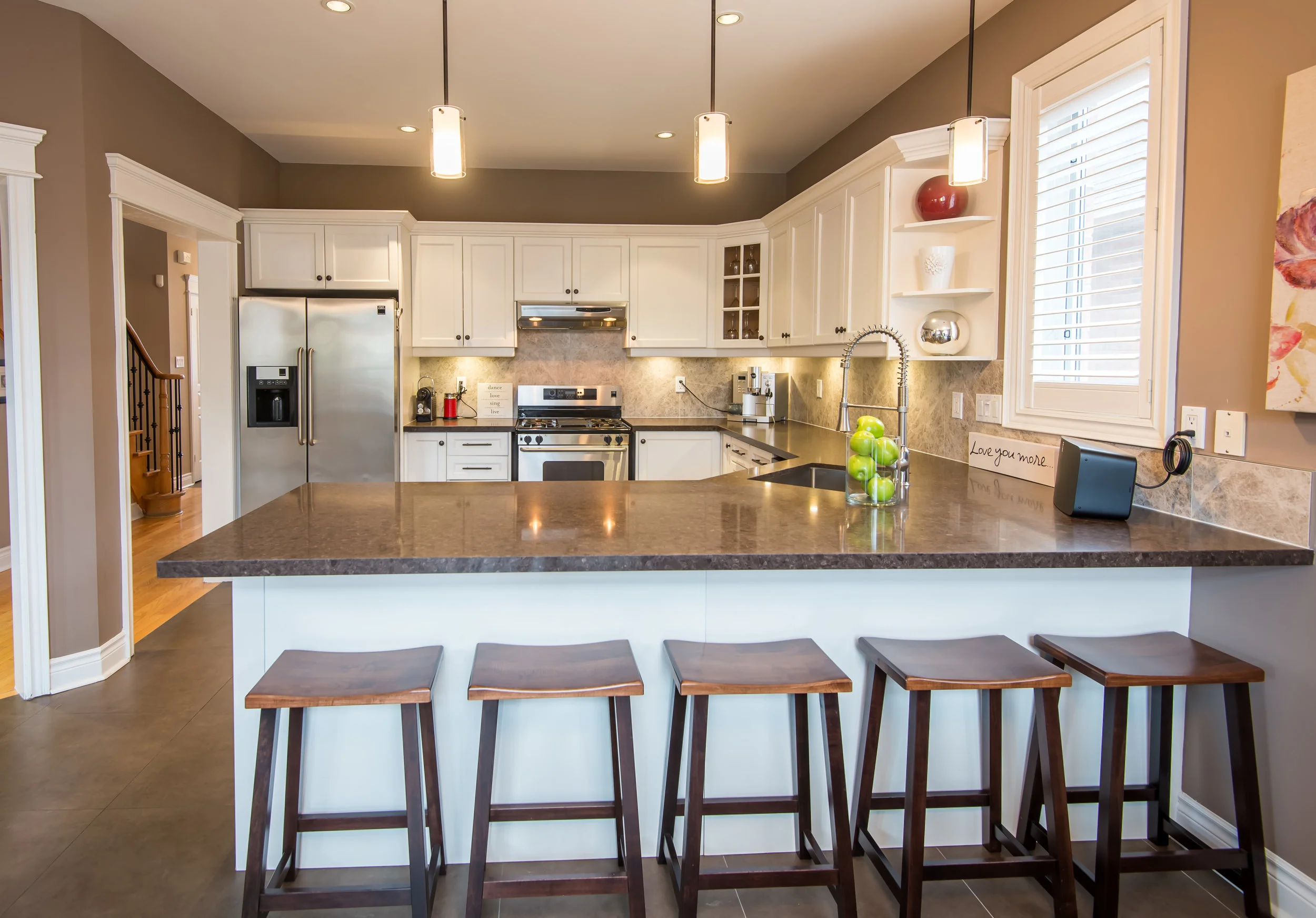 breakfast bar.jpg