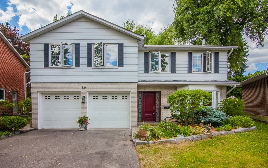 42 Skyview Crescent