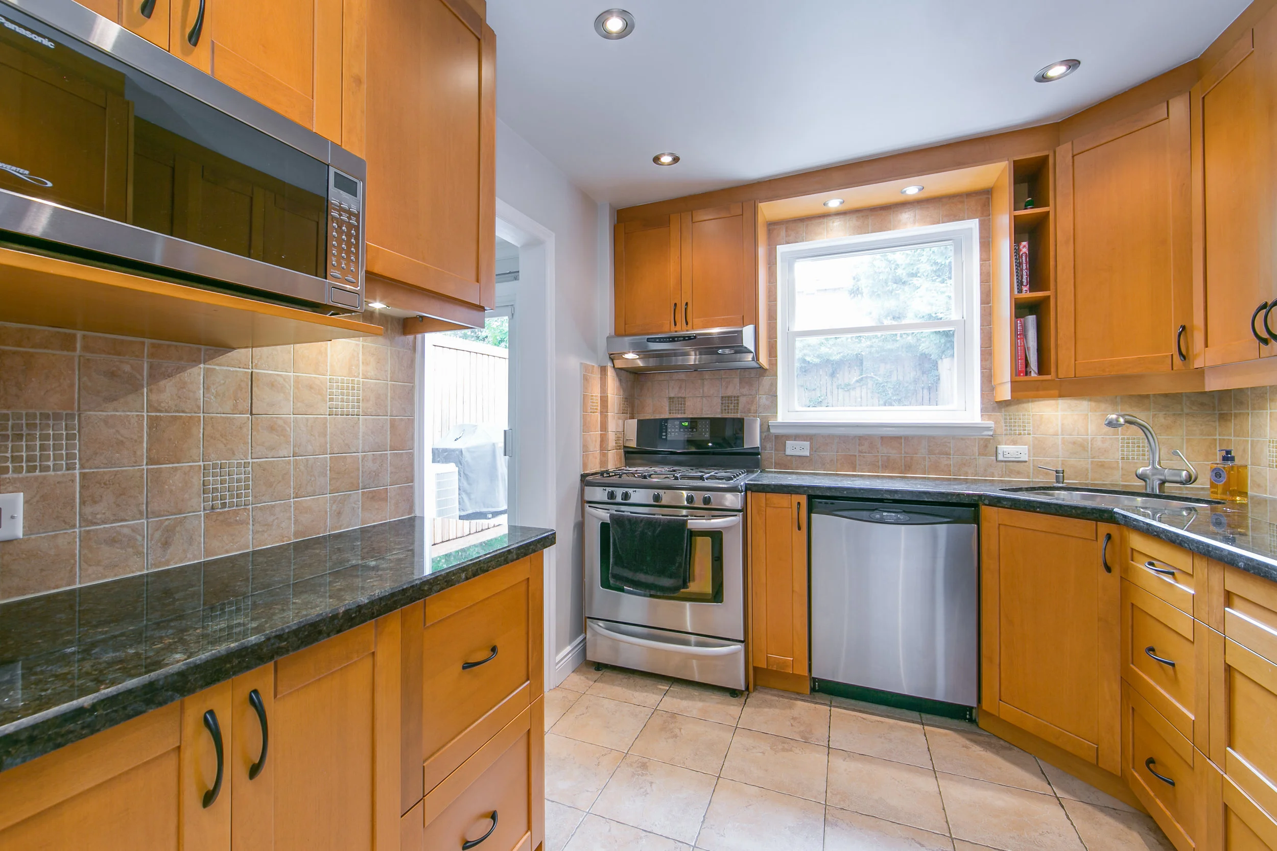 Kitchen 1.jpg