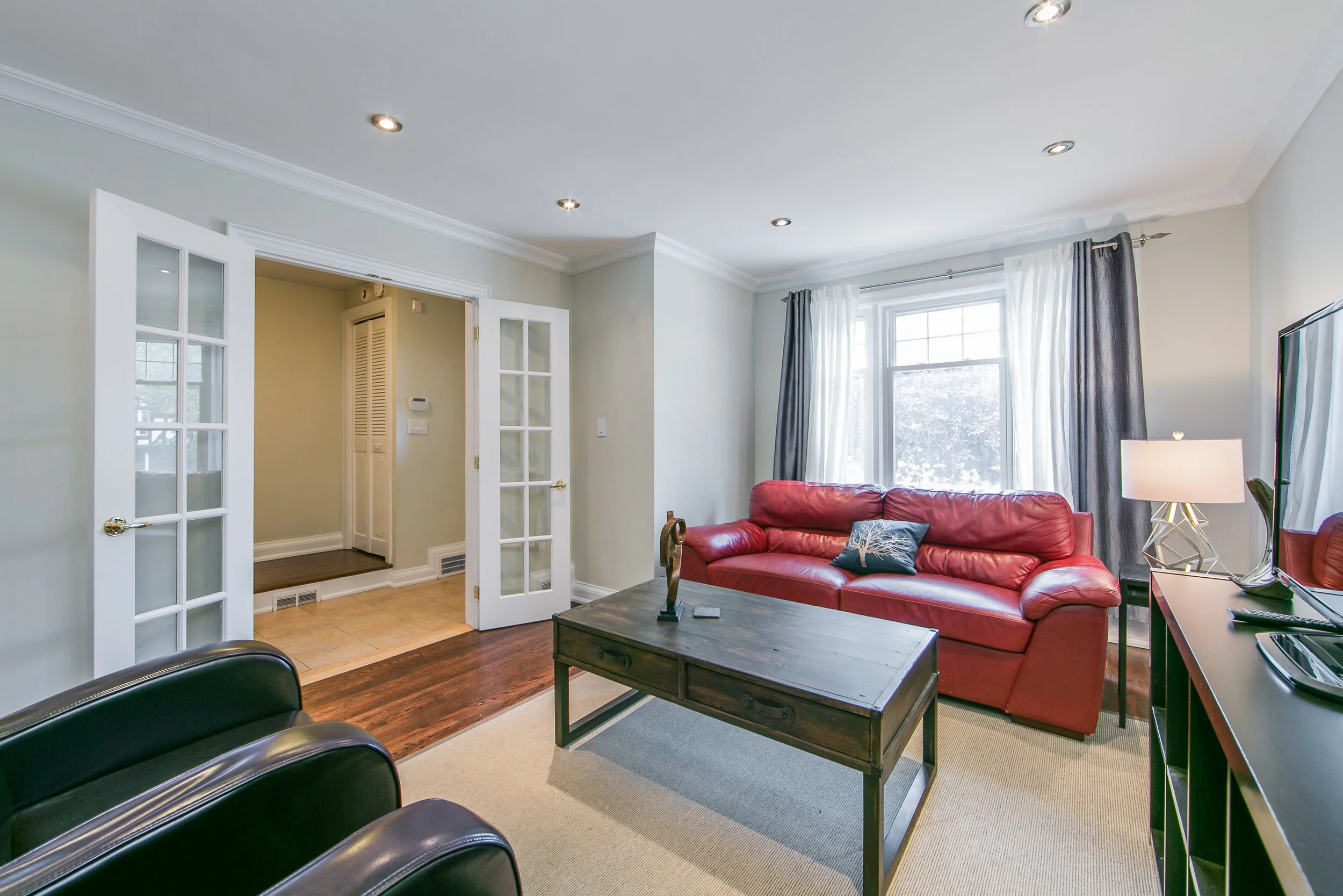 Livingroom.jpg