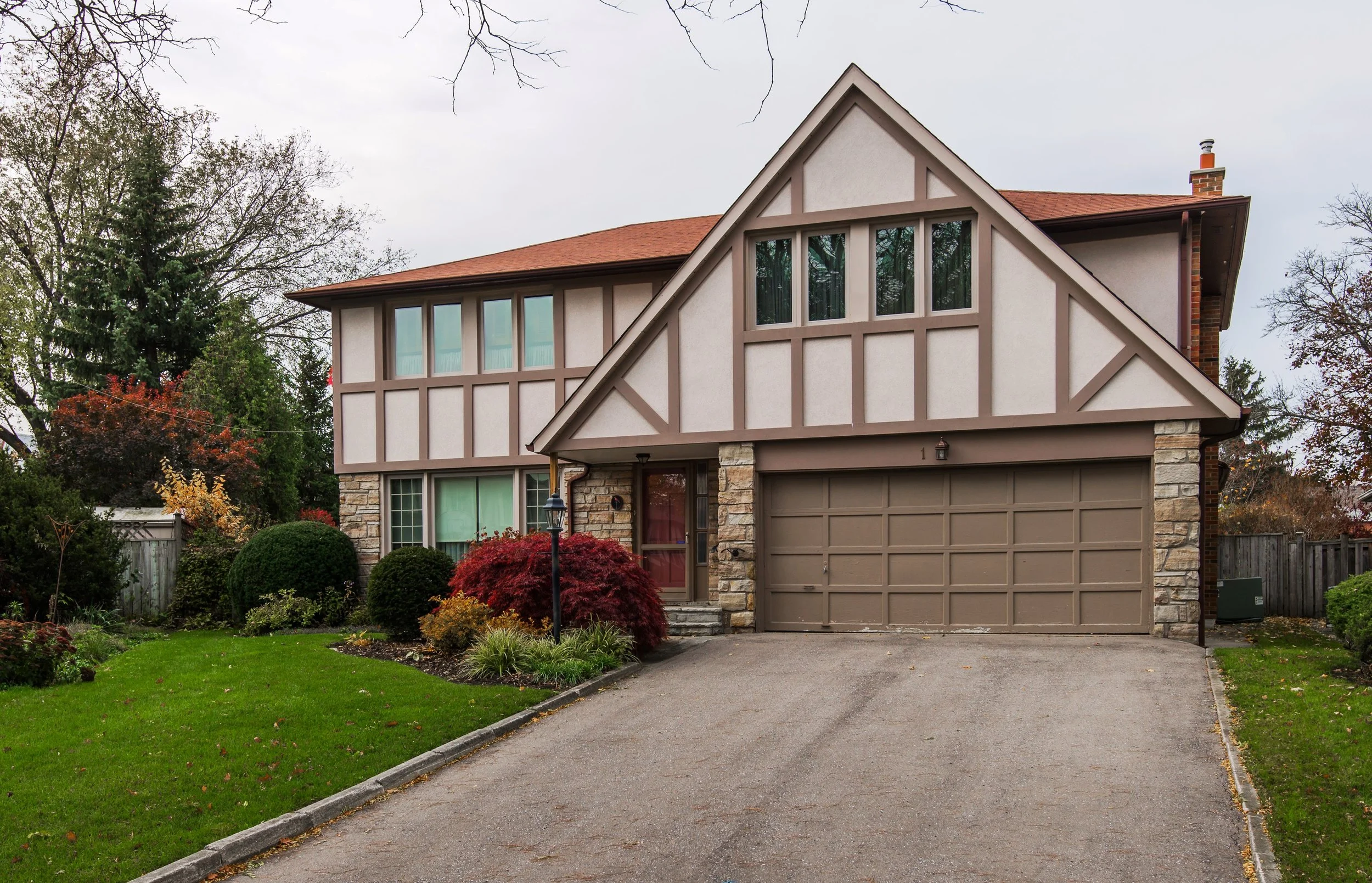 1 Gossamer Ave.jpg