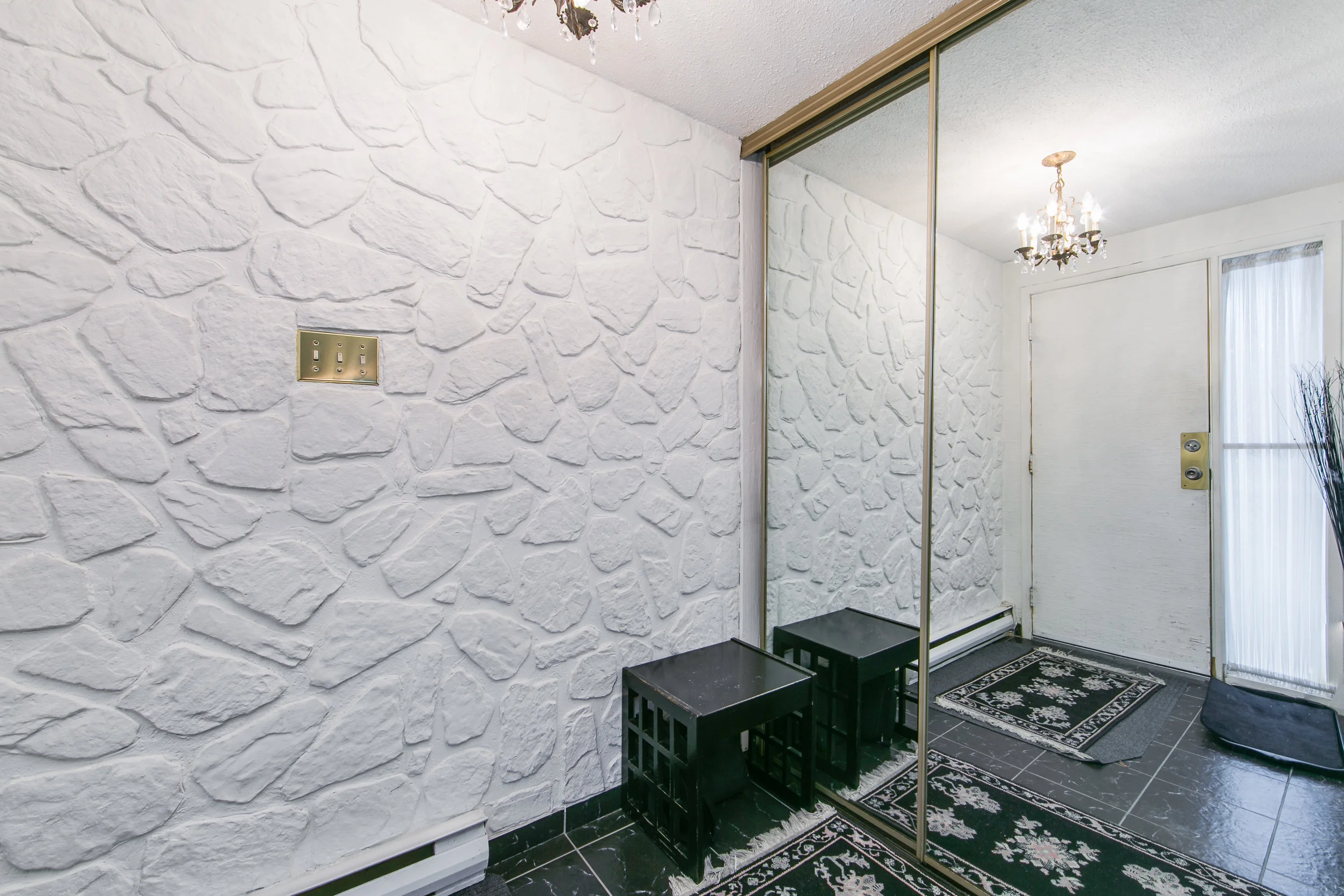 foyer.jpg