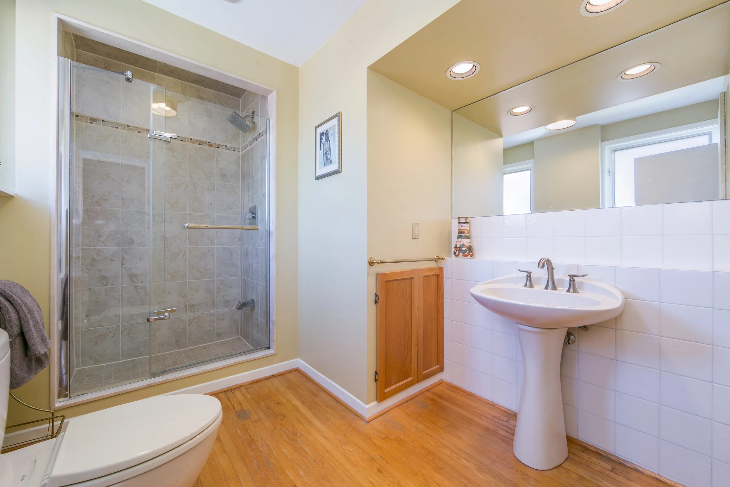 ensuite.jpg
