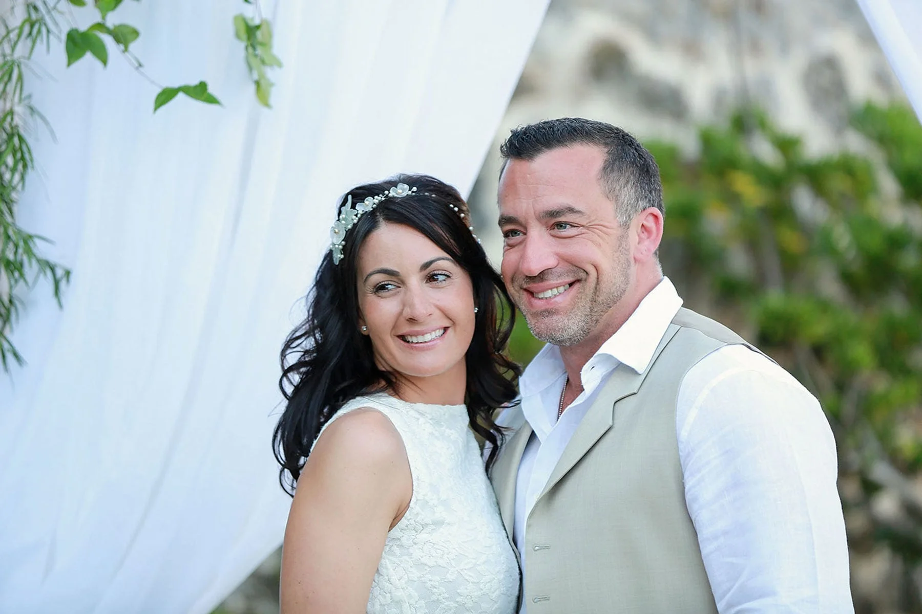 AM-05-Bermuda-Wedding-Photography-Destination-Bride-Groom.jpg