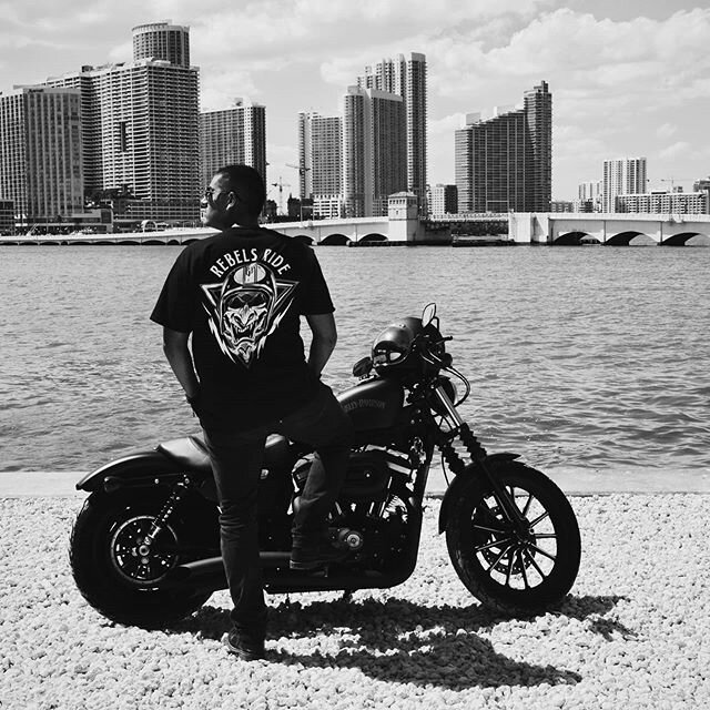 Tees back in stock soon, corona slowed everything down 🤷&zwj;♂️ ⚡️Rebels Ride Moto Lifestyle⚡️
www.rebelsride.com/shop
💥Tag Us To Get Featured💥

#rebelsride #biker #clothing #bobber #bobbers #chopper #harley #hardtail #apehangers #london #californ