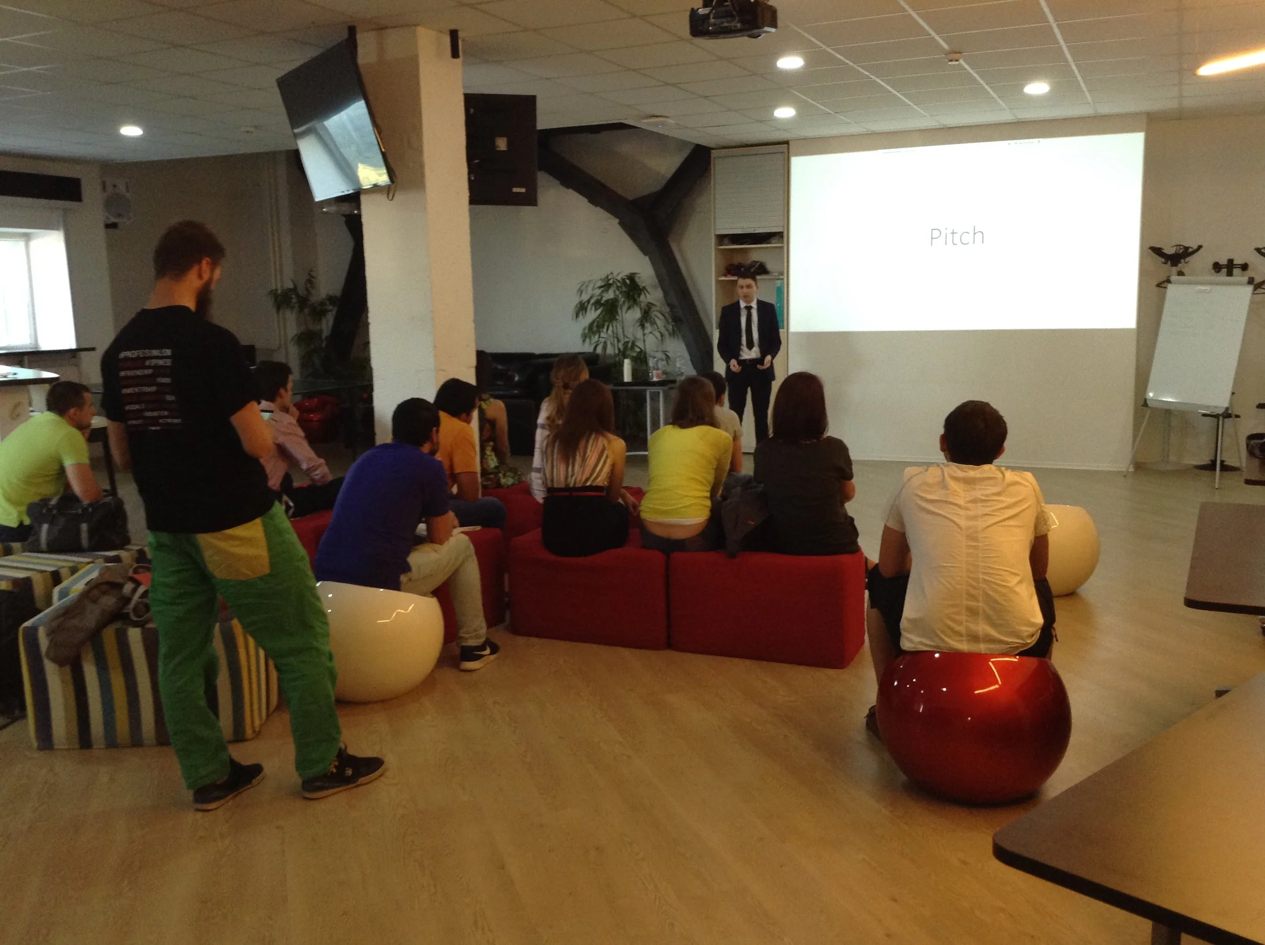 Peter J Cribley hosts a lecture for IT professionals and project managers at the office of an international software company.