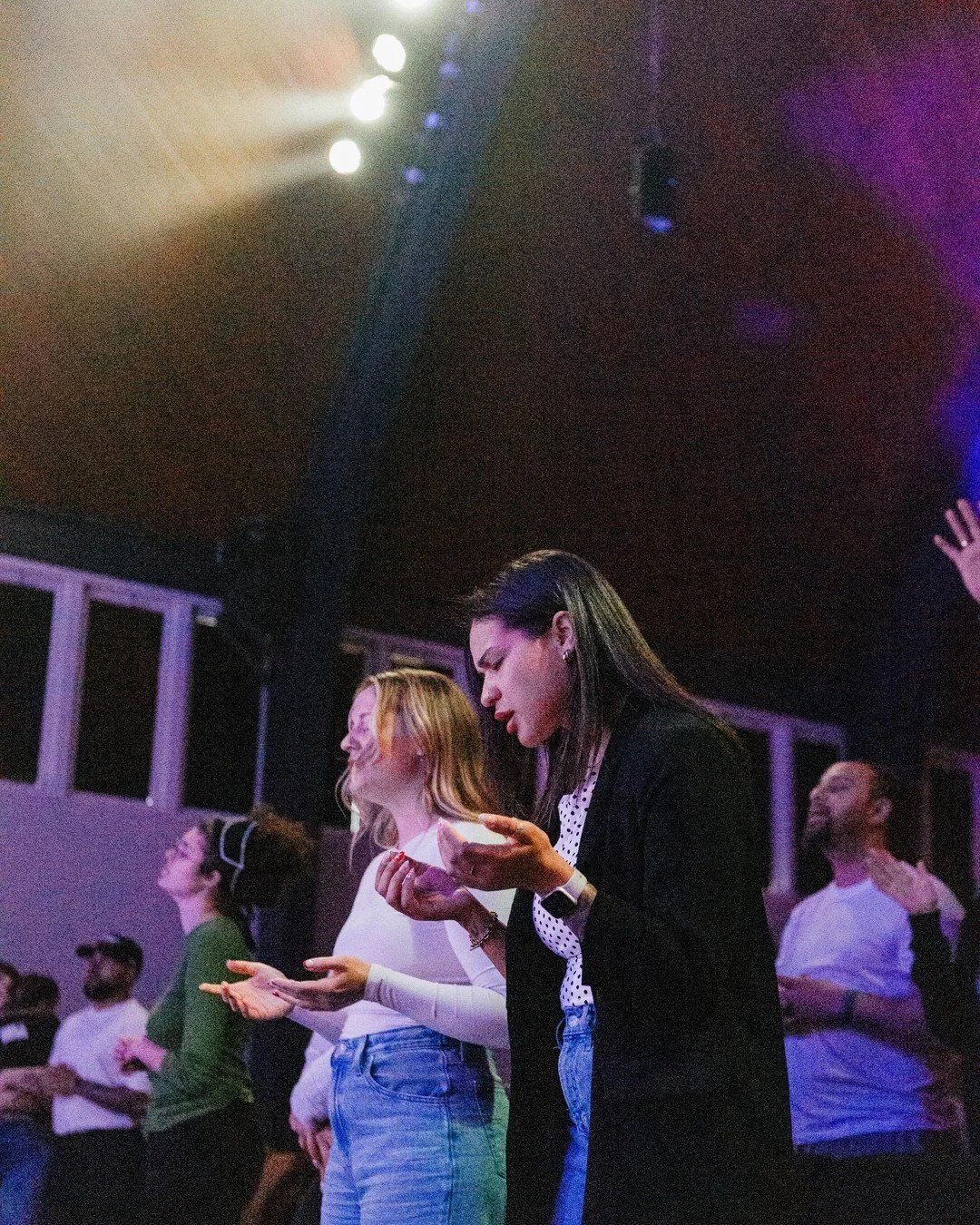 We worship You, risen King ✝️🤍

The grave is empty.
Death is defeated.
Hope is alive.

All glory belongs to You 🙌