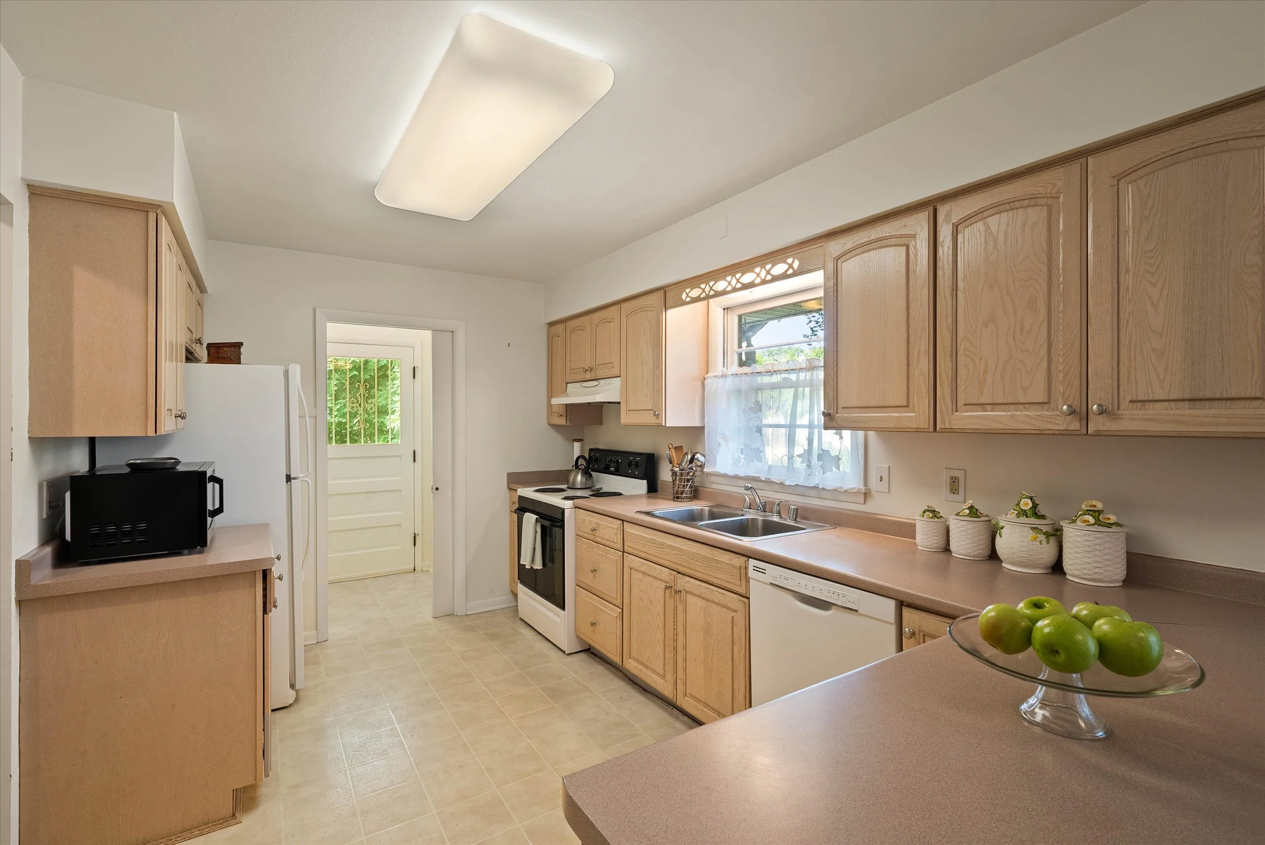 11-Kitchen.jpg