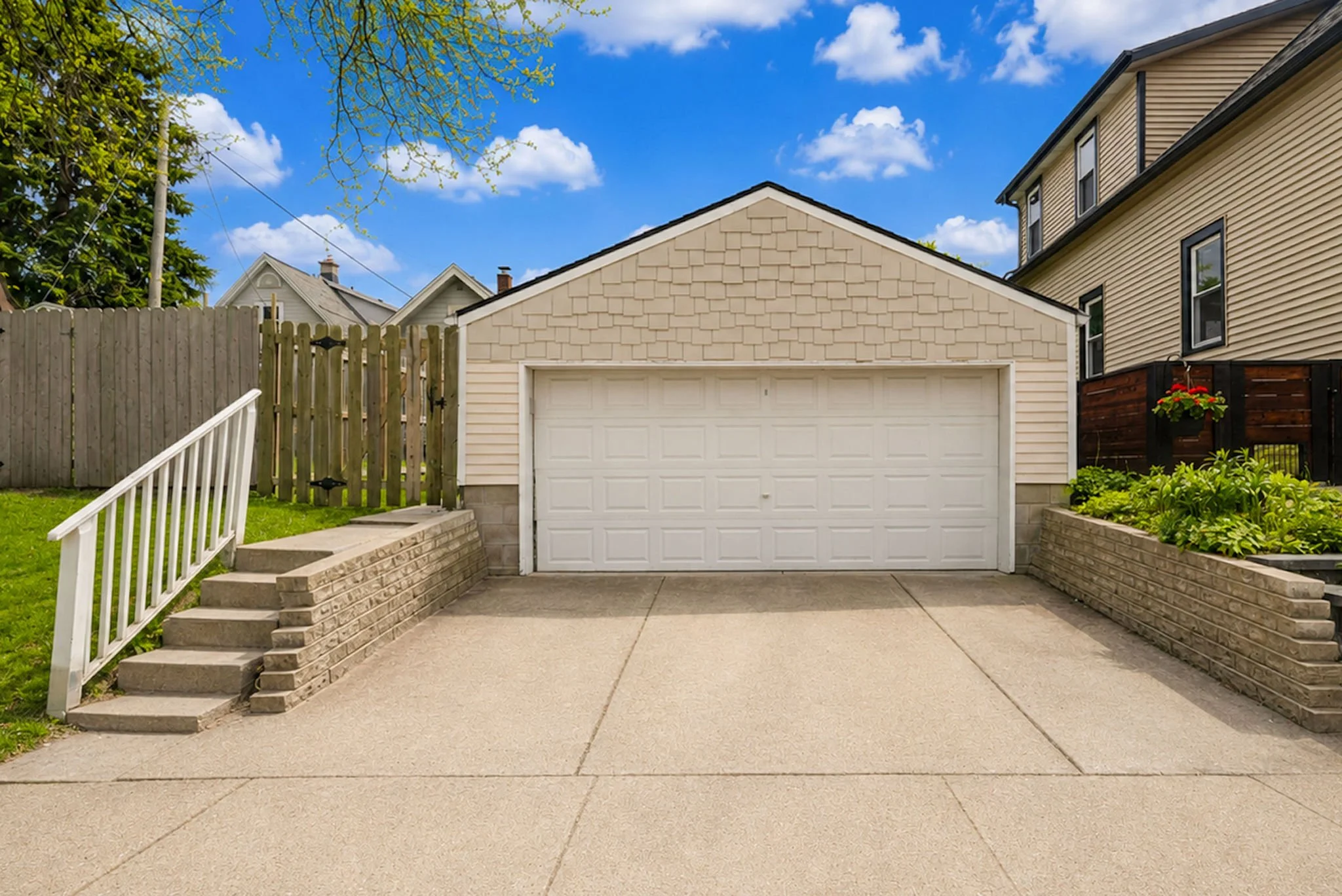 exterior-7.jpg