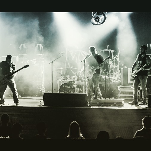 Huge night for us.. Thank you so much to everyone who came to support us! @hindermusic @diamanteazzura @fulldeviljacket much to come!!!! CX #picoftheday #bestoftheday #instagood #instamood #guitar #love #lubricoma #hinder #diamante #fulldeviljacket #bleedingfingersbloodyguitar