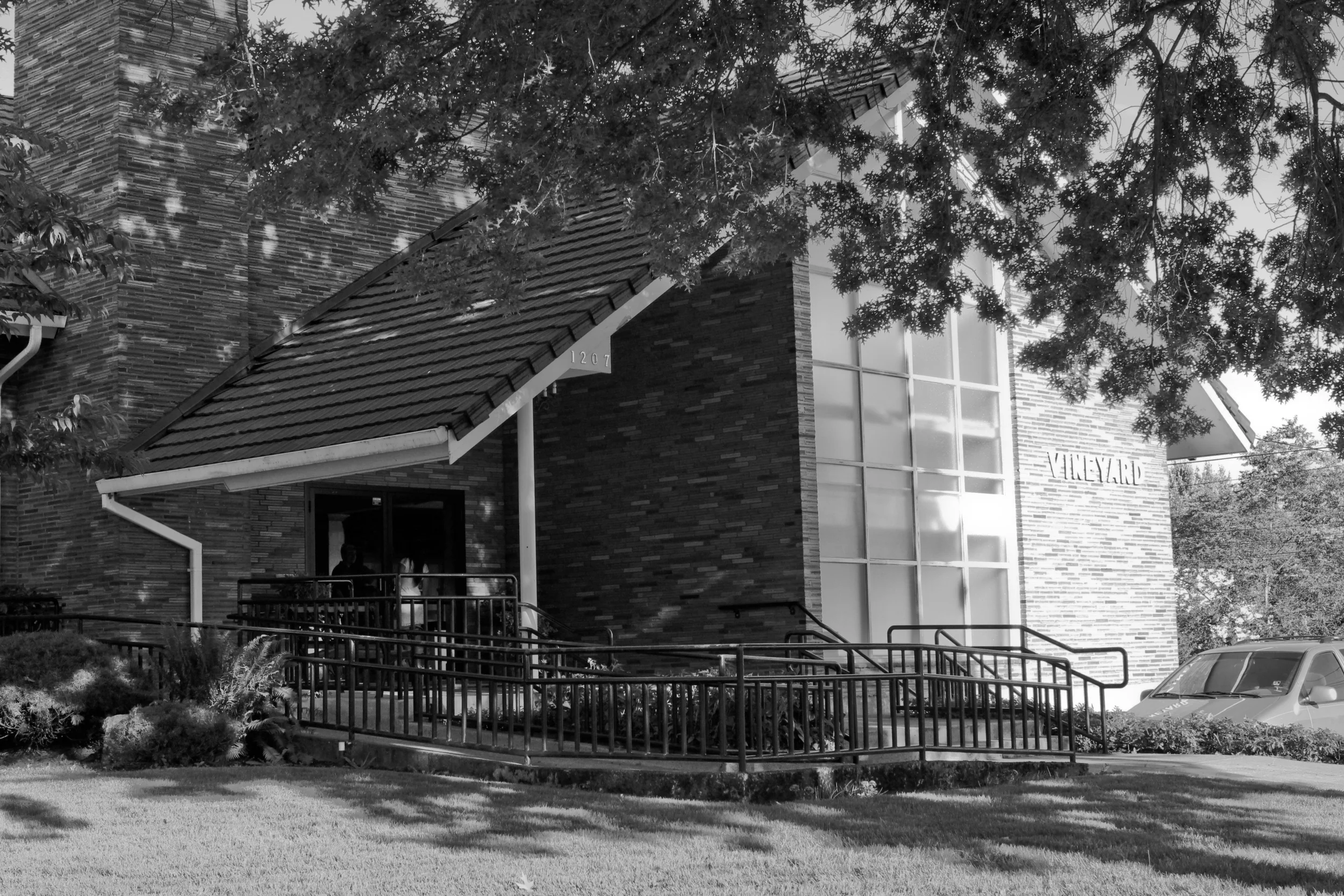 IMG_1071_fix-bw.jpg